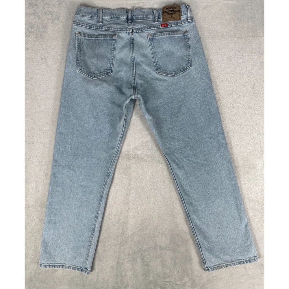 Wrangler Premium Quality Jeans Men's 34x30 Light Wash Straight Leg Denim - Picture 8 of 13